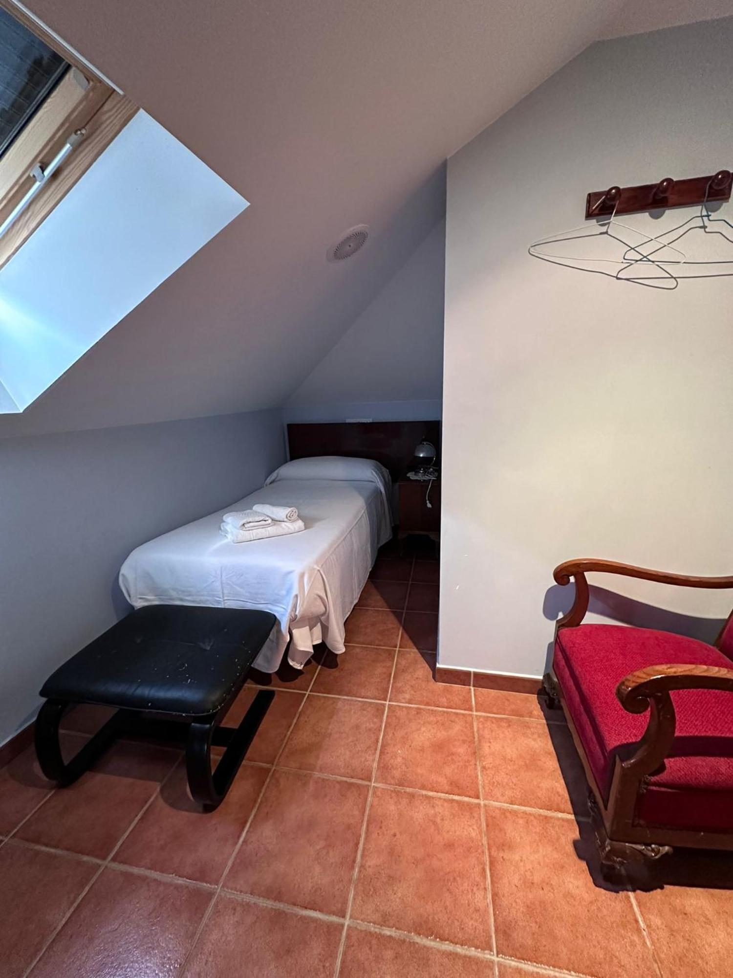 Casa Alpargateiro Guest House Os Peares Luaran gambar