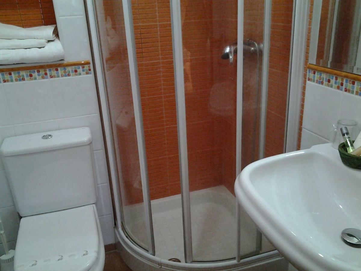 Casa Alpargateiro Guest House Os Peares Luaran gambar